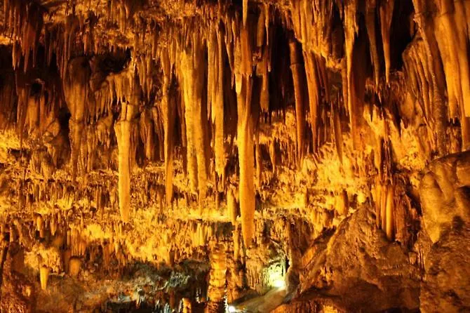 מלון Melissani