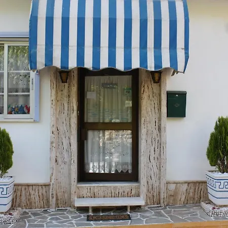Melissani Hotel *